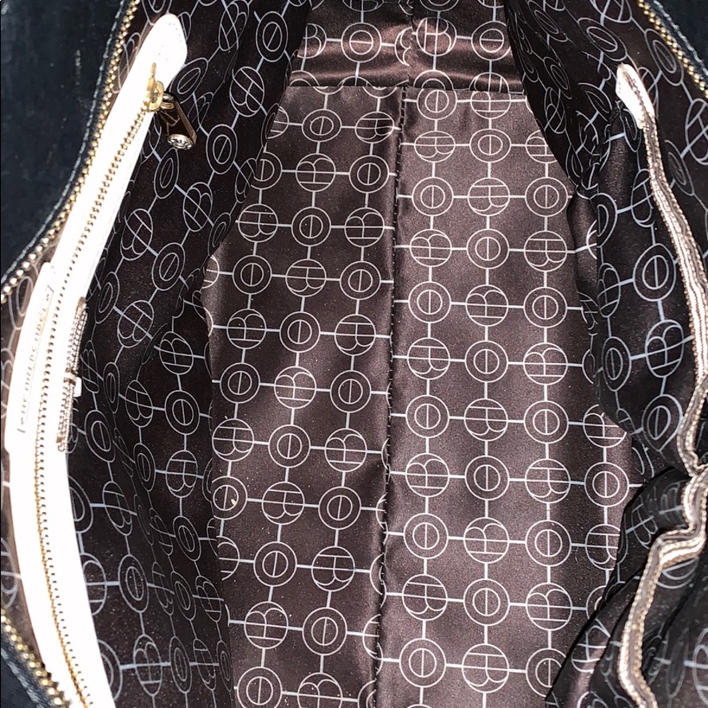 🌟HP🎉Henri Bendel bag🌟 - Picture 4 of 9